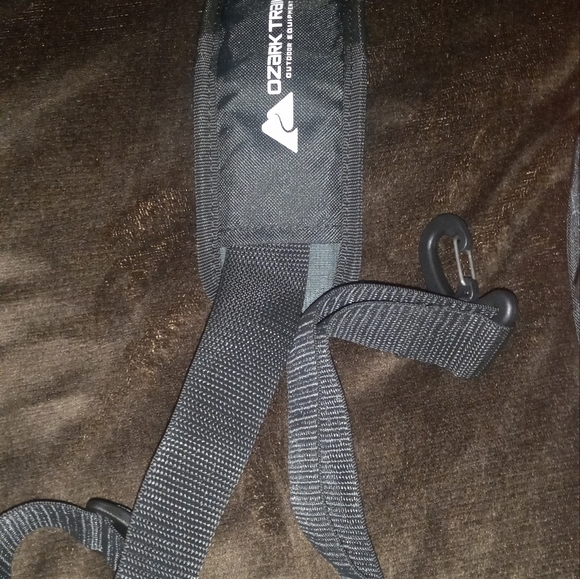 Ozark Trail Outdoor Equipment cargo bag. - Picture 8 of 9